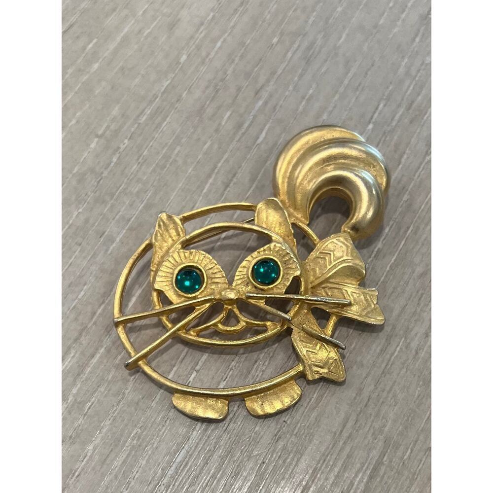 Vintage Unsigned Goldtone Cat with Faux Gem Eyes Brooch/Pin Large